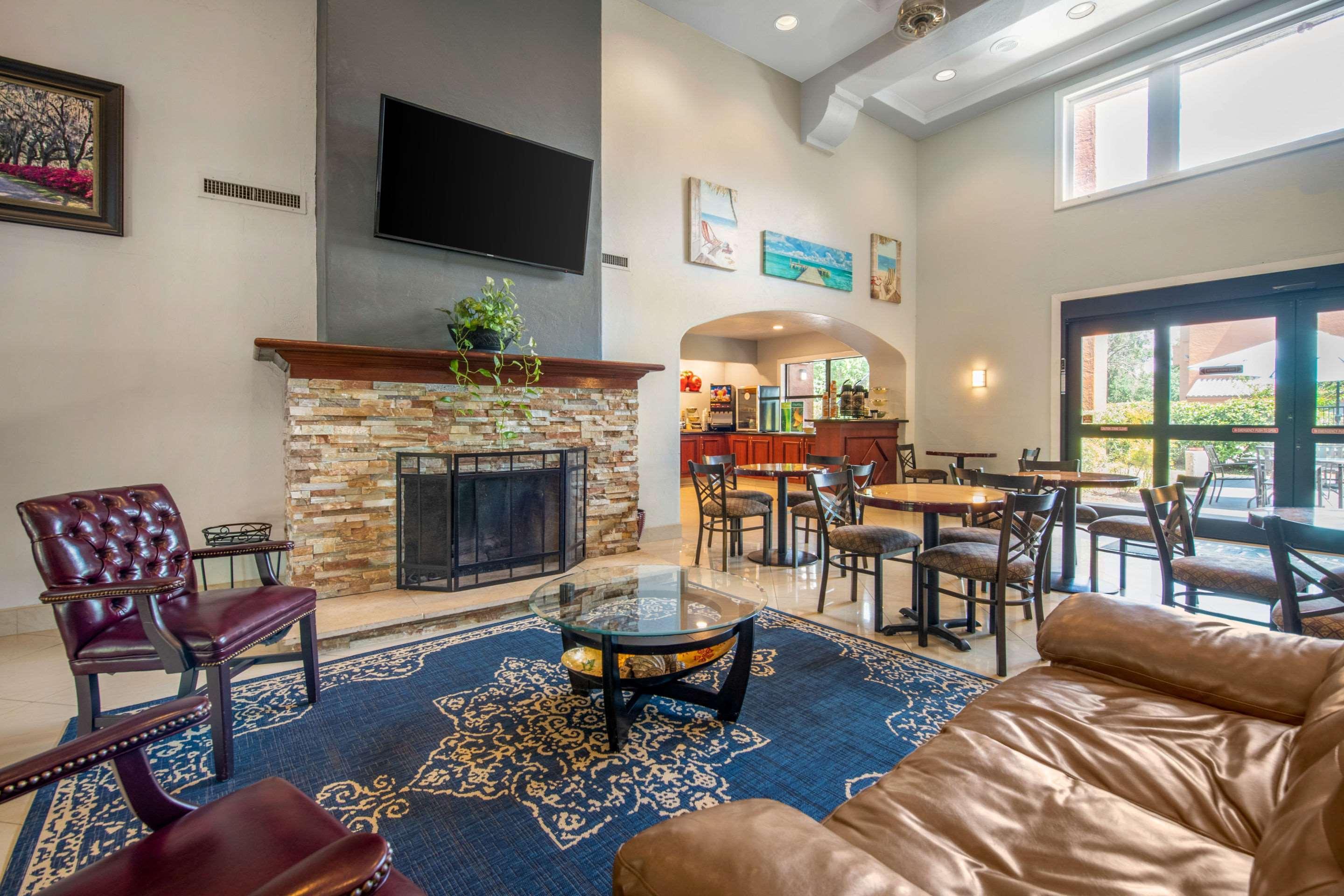 Quality Inn & Suites Jacksonville-Baymeadows Eksteriør bilde