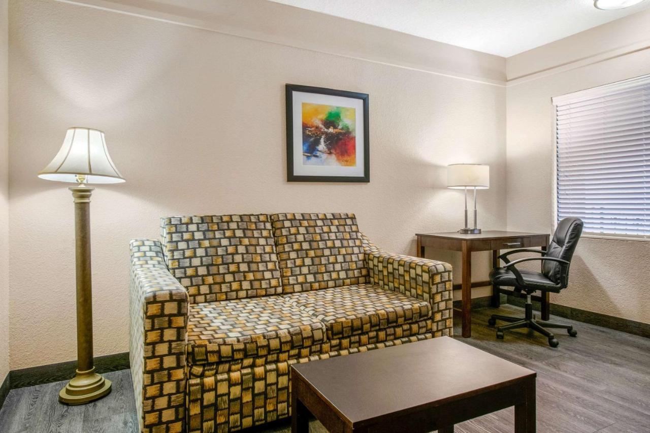 Quality Inn & Suites Jacksonville-Baymeadows Eksteriør bilde